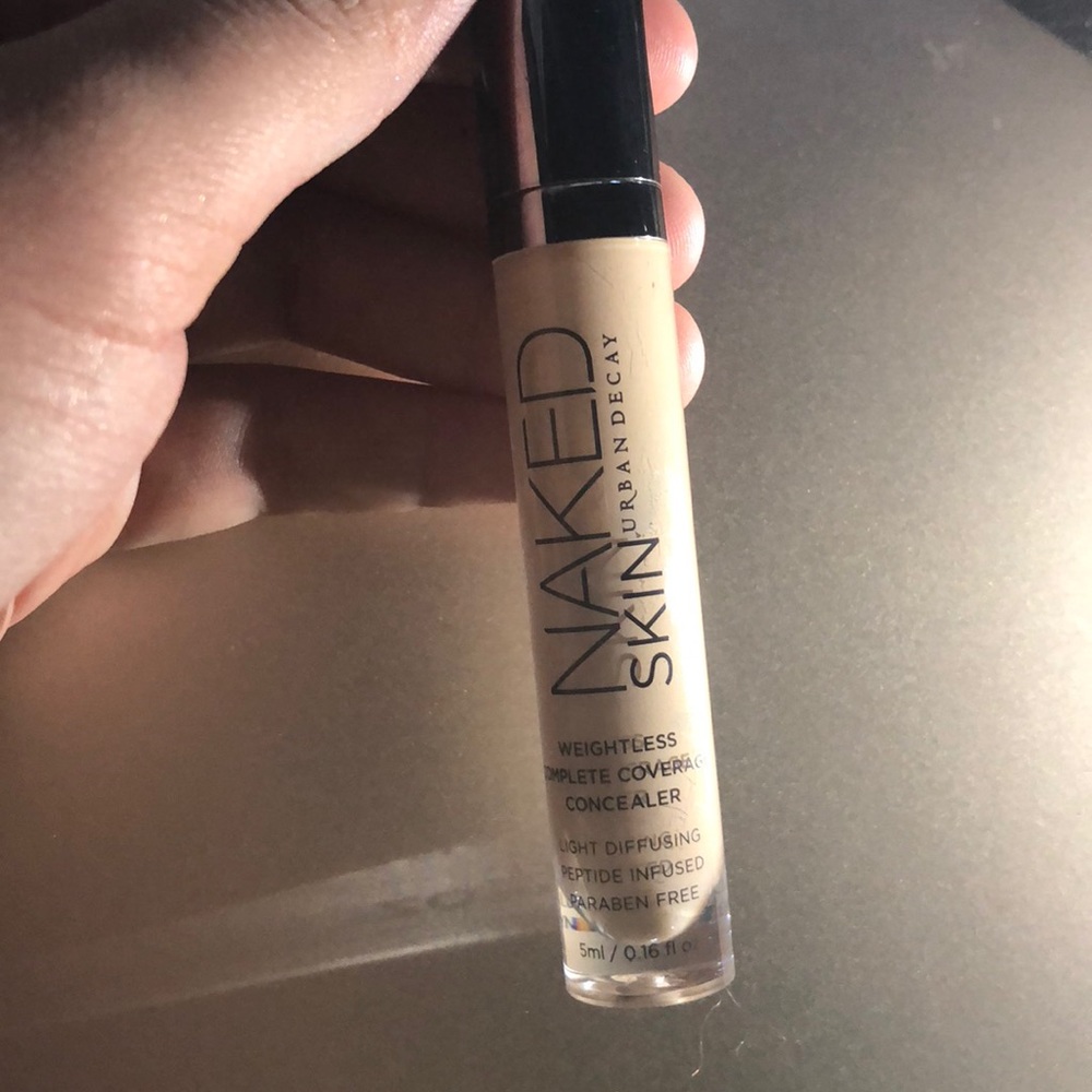 URBAN DECAY NAKED SKIN CONCEALER // LIGHT WARM